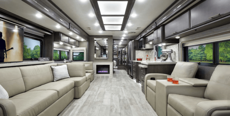 Enjoy sweeping views and space for the whole family in Thor's Venetian F42.